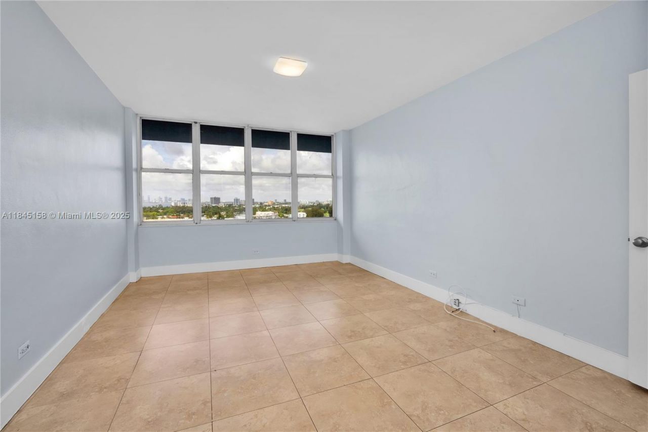 7441 Wayne Ave, Unit 15E, Miami Beach, FL 33141 Photo