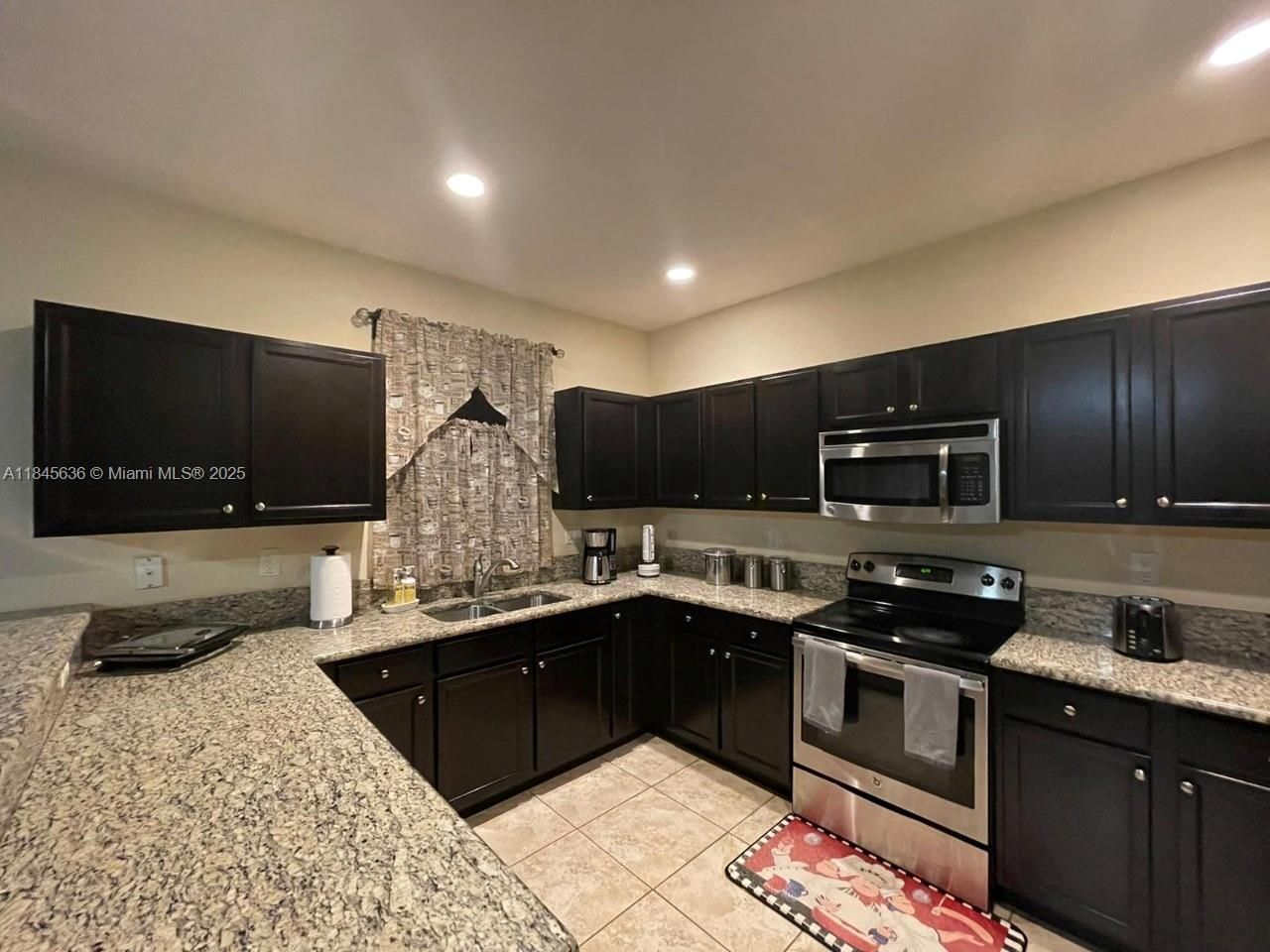 8878 W 33rd Ave, Unit 8878, Hialeah, FL 33018 Photo