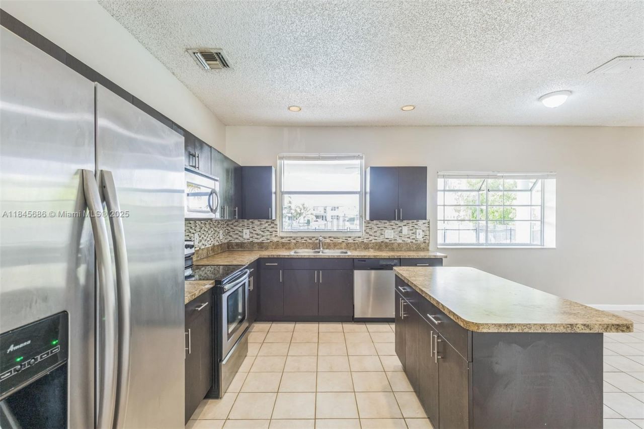 18091 SW 22nd St, Miramar, FL 33029 Photo