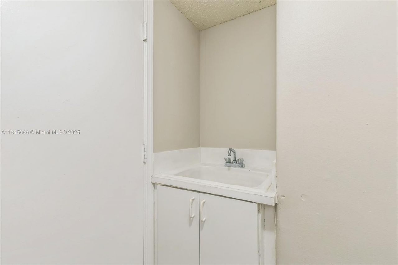 18091 SW 22nd St, Miramar, FL 33029 Photo