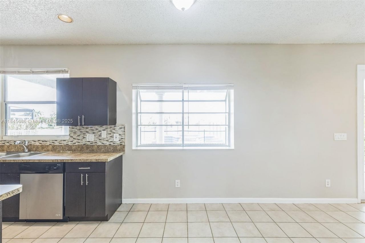 18091 SW 22nd St, Miramar, FL 33029 Photo