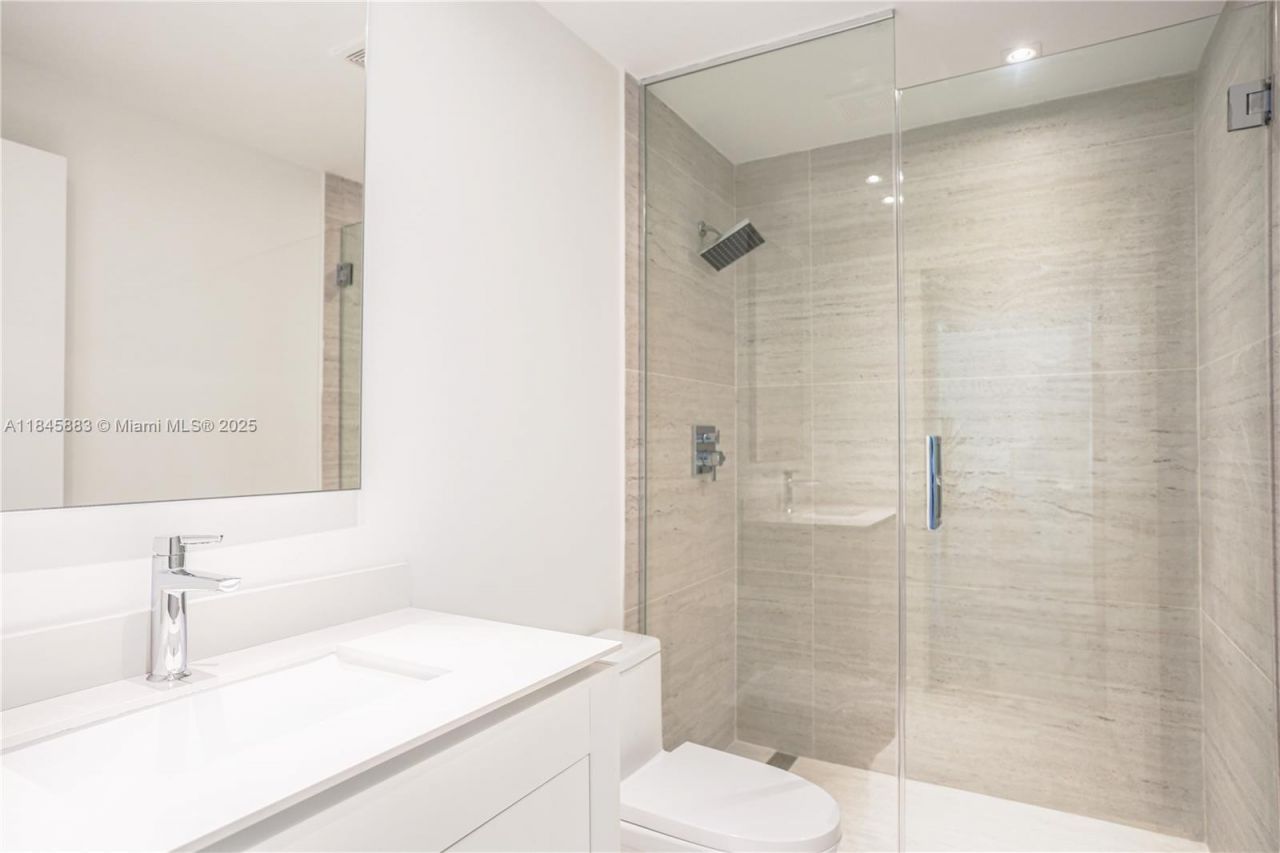 201 Sunrise Drive, Unit 102, Key Biscayne, FL 33149 Photo