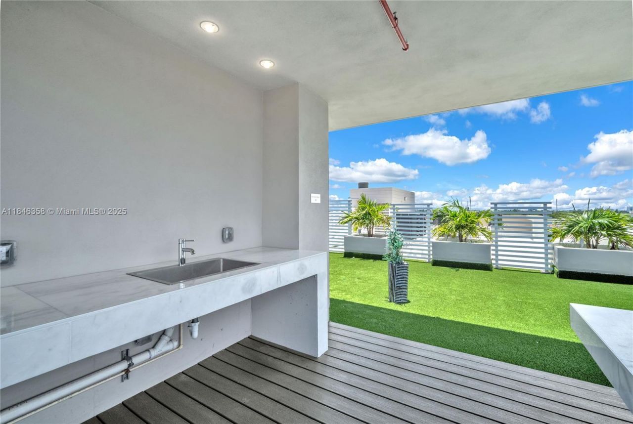 1850 Monroe, Unit 210, Hollywood, FL 33020 Photo