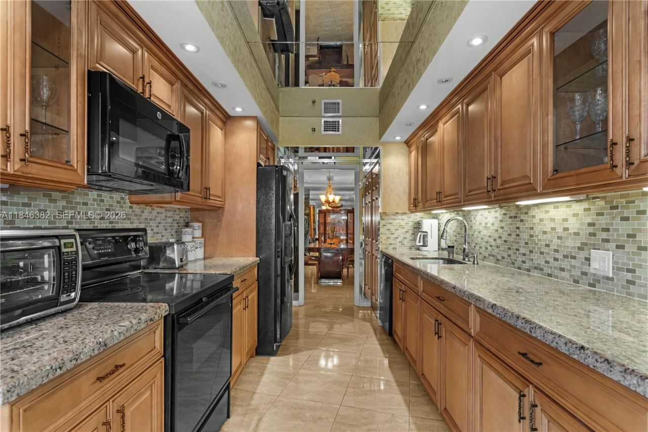 20281 E Country Club Dr, Unit 207, Aventura, FL 33180 Photo