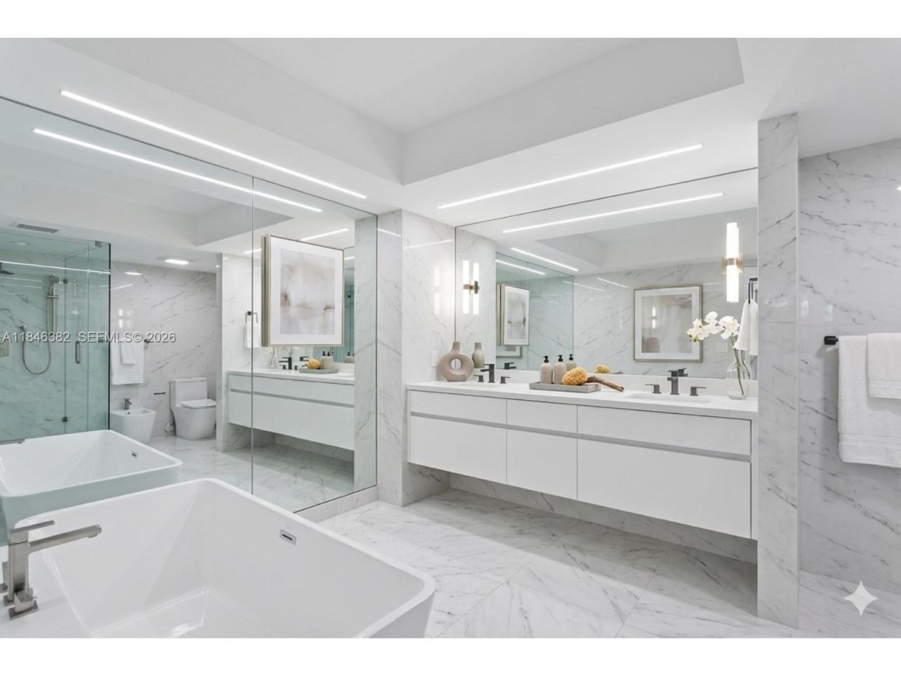 20281 E Country Club Dr, Unit 207, Aventura, FL 33180 Photo