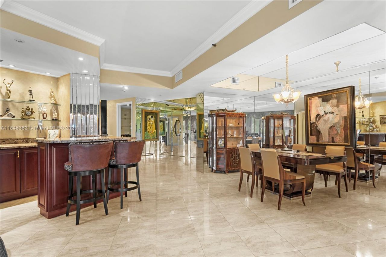 20281 E Country Club Dr, Unit 207, Aventura, FL 33180 Photo