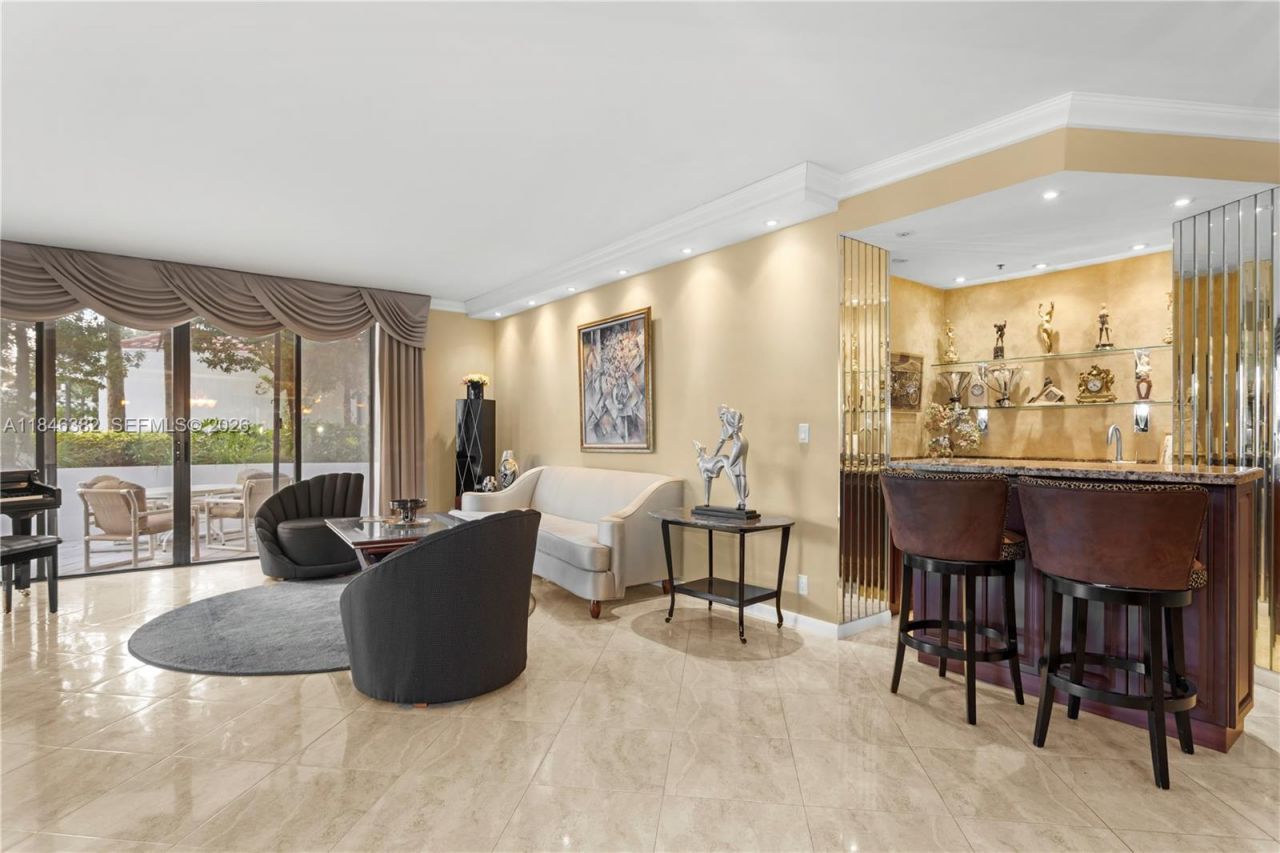 20281 E Country Club Dr, Unit 207, Aventura, FL 33180 Photo