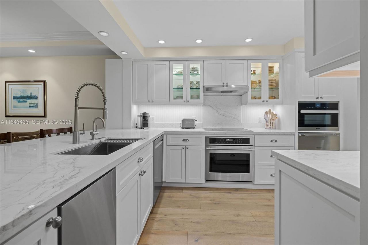 2600 Cardena St, Unit 2, Coral Gables, FL 33134 Photo