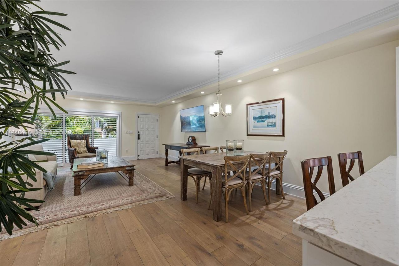 2600 Cardena St, Unit 2, Coral Gables, FL 33134 Photo