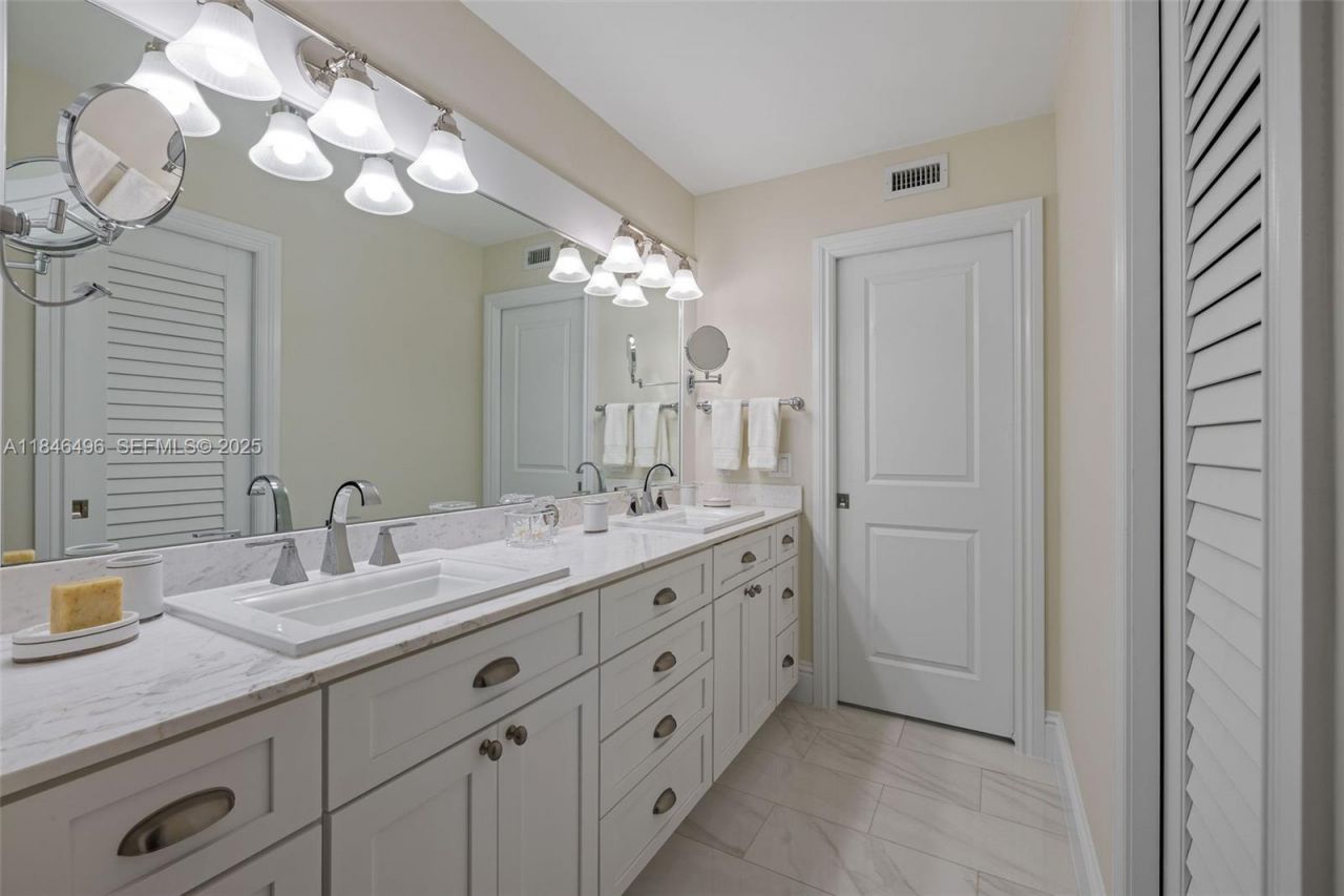 2600 Cardena St, Unit 2, Coral Gables, FL 33134 Photo