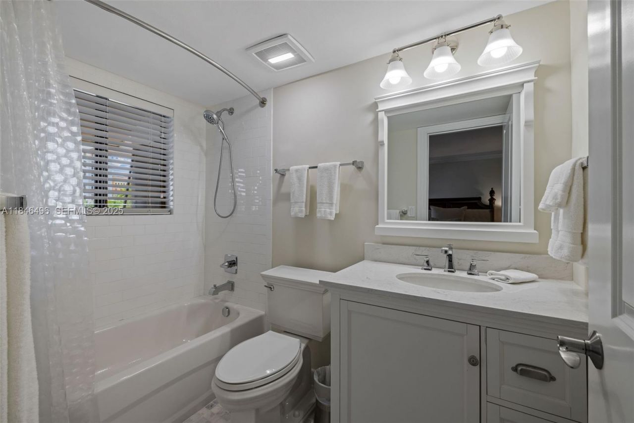 2600 Cardena St, Unit 2, Coral Gables, FL 33134 Photo