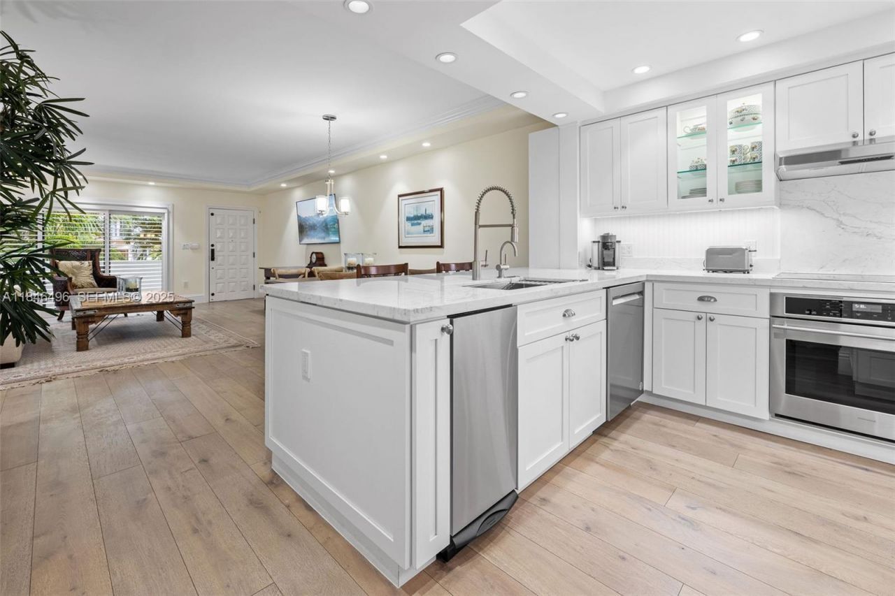 2600 Cardena St, Unit 2, Coral Gables, FL 33134 Photo