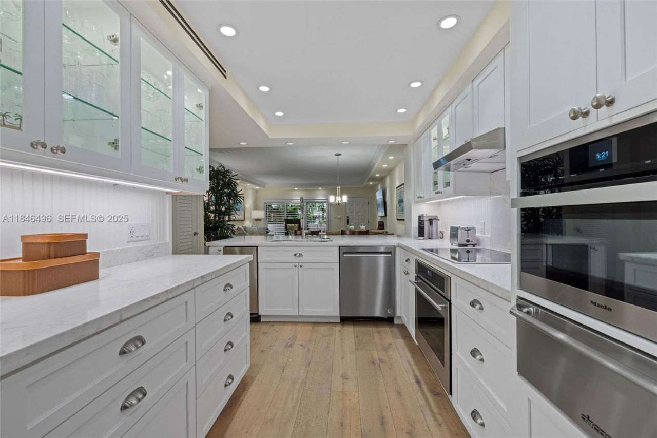 2600 Cardena St, Unit 2, Coral Gables, FL 33134 Photo