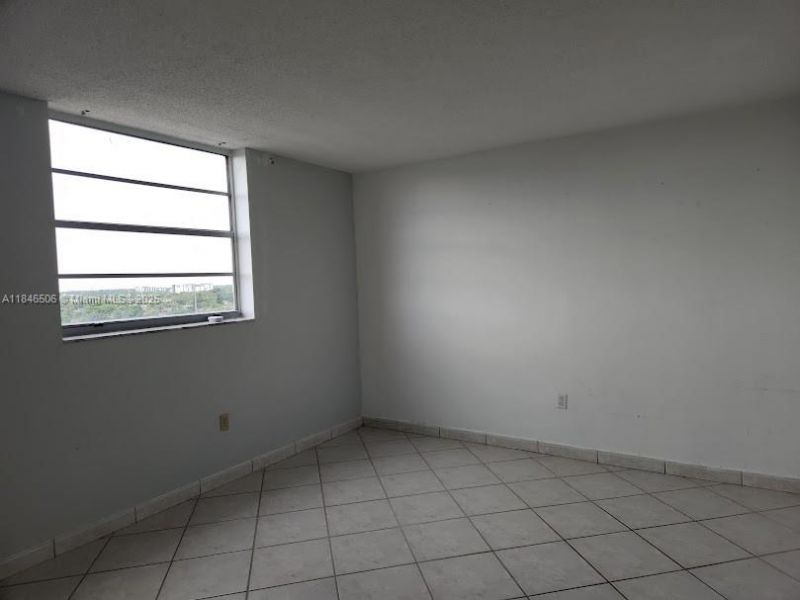 5055 NW 7th St, Unit 1003, Miami, FL 33126 Photo