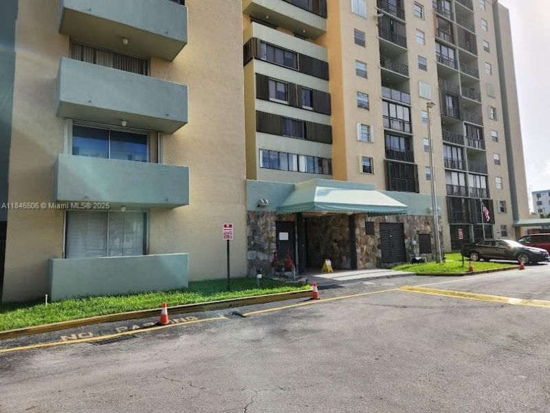5055 NW 7th St, Unit 1003, Miami, FL 33126 Photo