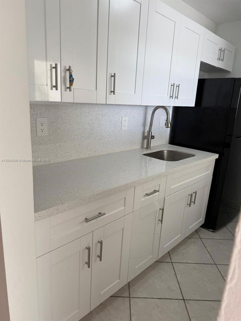 5055 NW 7th St, Unit 1003, Miami, FL 33126 Photo