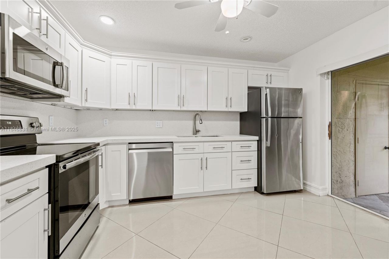 6603 Via Regina, Unit 50, Boca Raton, FL 33433 Photo