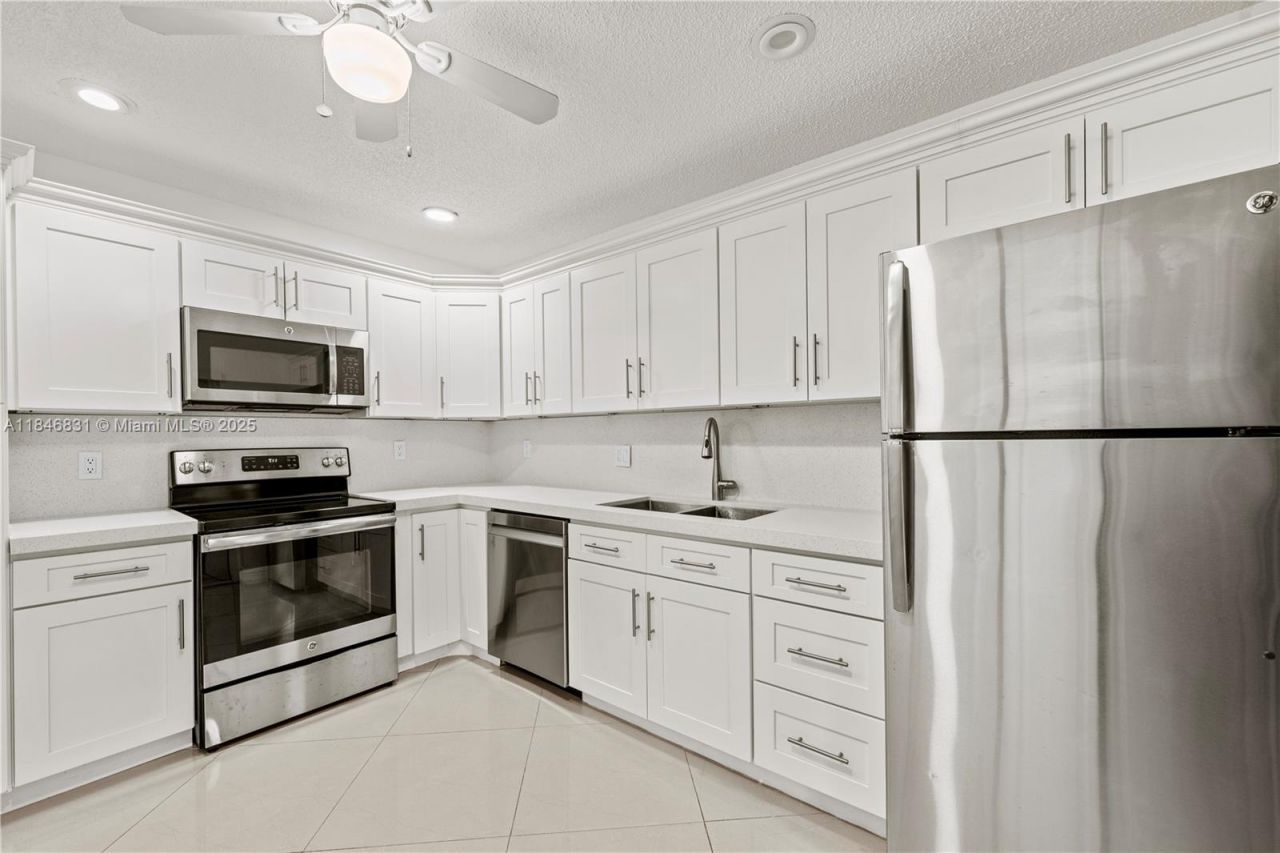 6603 Via Regina, Unit 50, Boca Raton, FL 33433 Photo