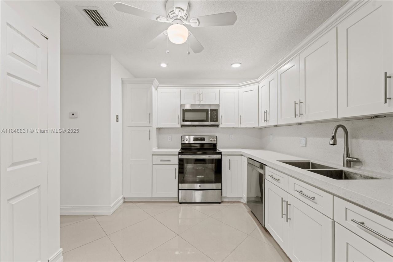 6603 Via Regina, Unit 50, Boca Raton, FL 33433 Photo
