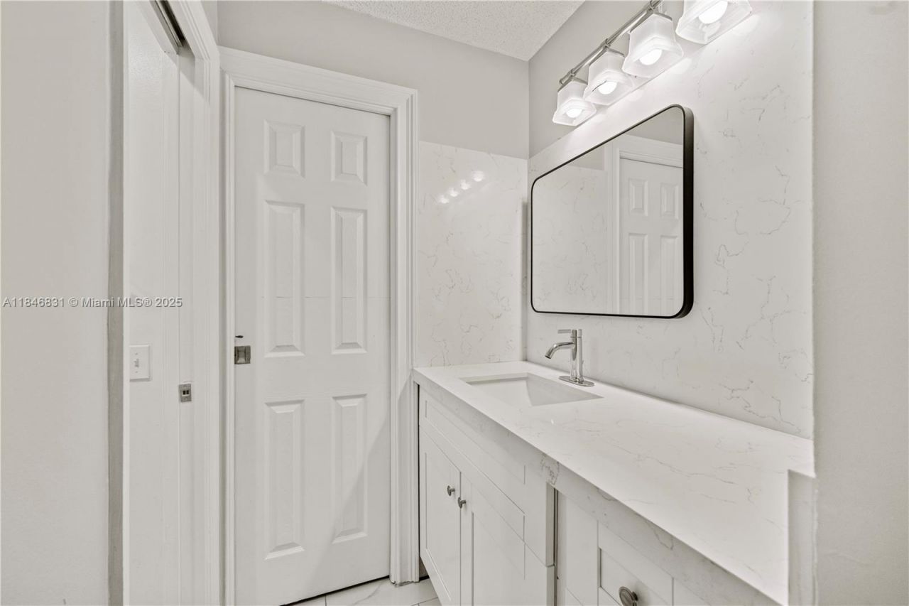 6603 Via Regina, Unit 50, Boca Raton, FL 33433 Photo