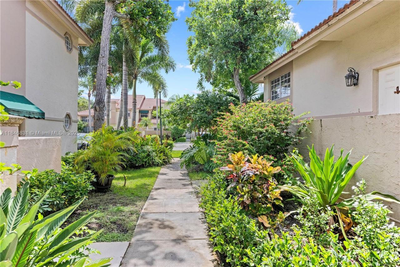6603 Via Regina, Unit 50, Boca Raton, FL 33433 Photo