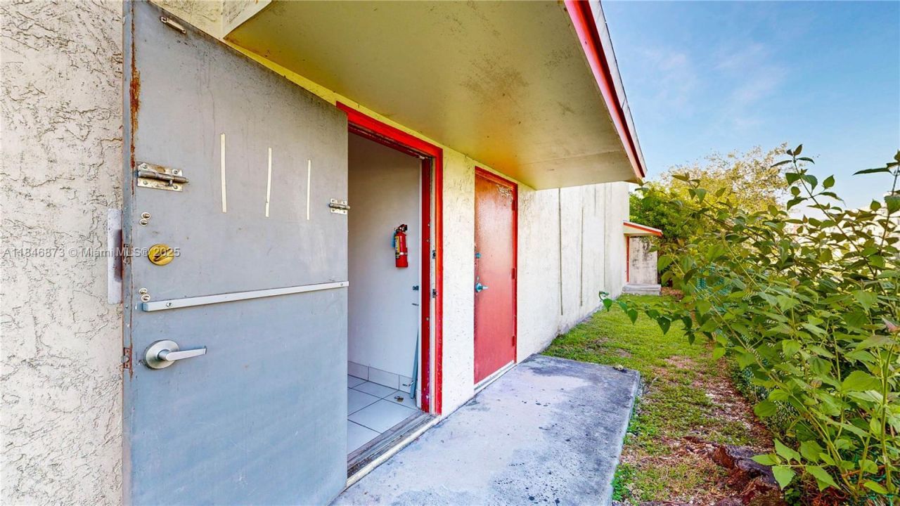 27330 S Dixie Hwy, Homestead, FL 33032 Photo