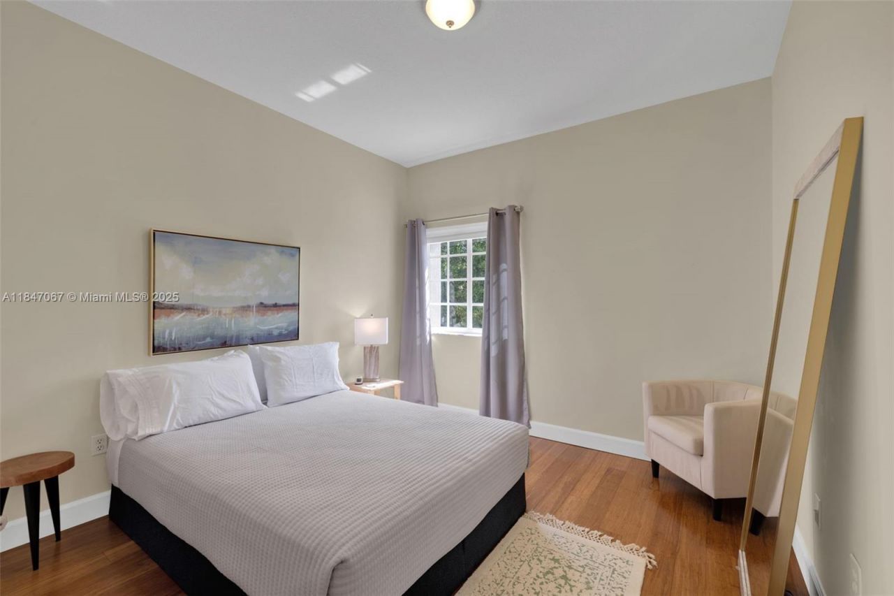 7301 NW 107th Pl, Doral, FL 33178 Photo