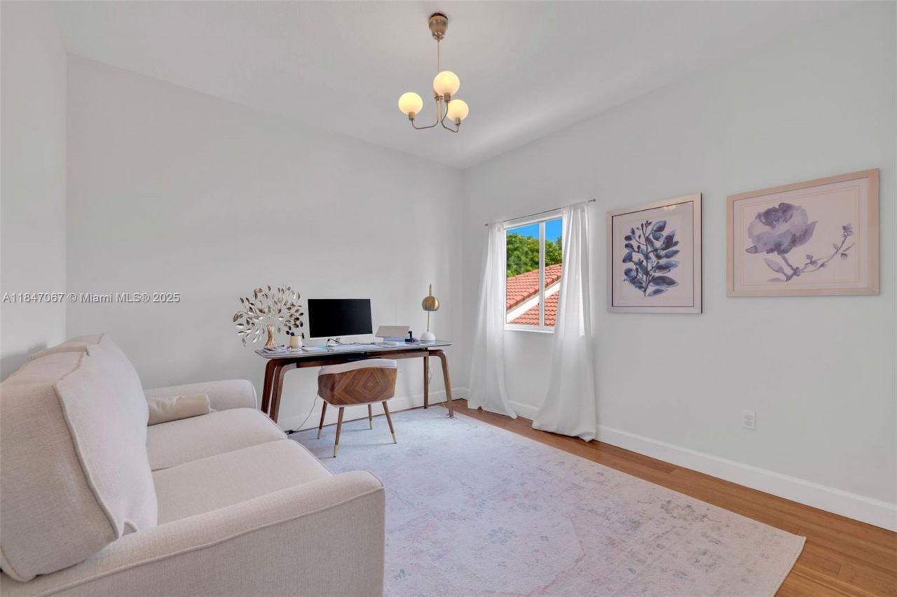 7301 NW 107th Pl, Doral, FL 33178 Photo