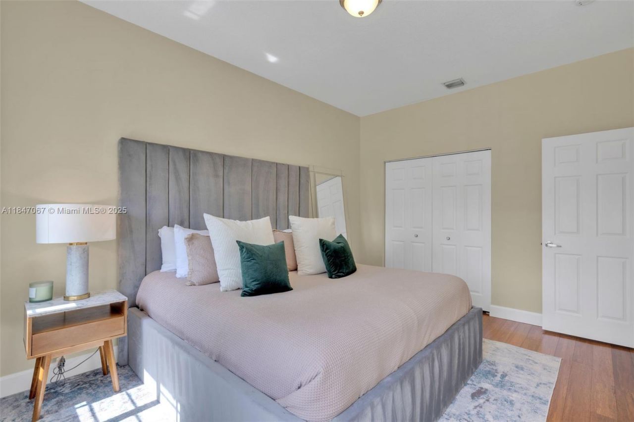 7301 NW 107th Pl, Doral, FL 33178 Photo