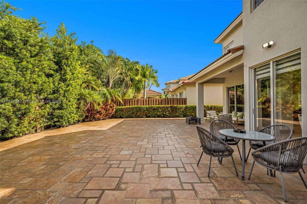 7301 NW 107th Pl, Doral, FL 33178 Photo