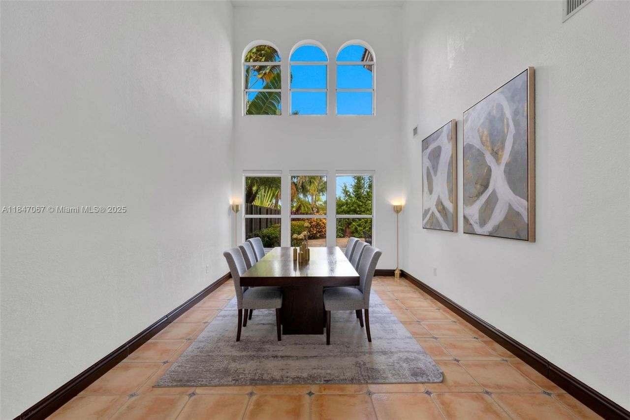 7301 NW 107th Pl, Doral, FL 33178 Photo