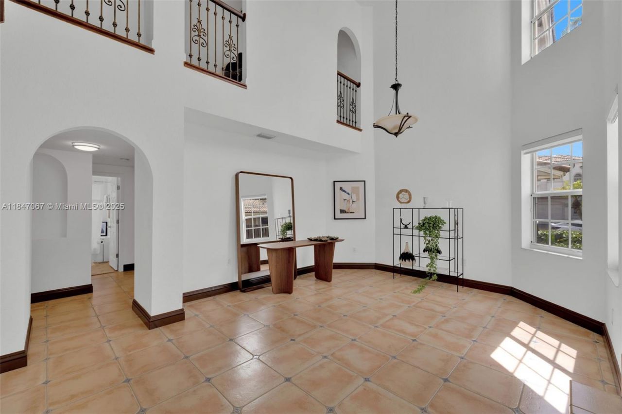 7301 NW 107th Pl, Doral, FL 33178 Photo