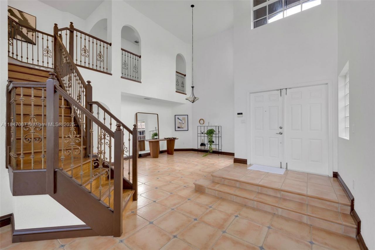 7301 NW 107th Pl, Doral, FL 33178 Photo