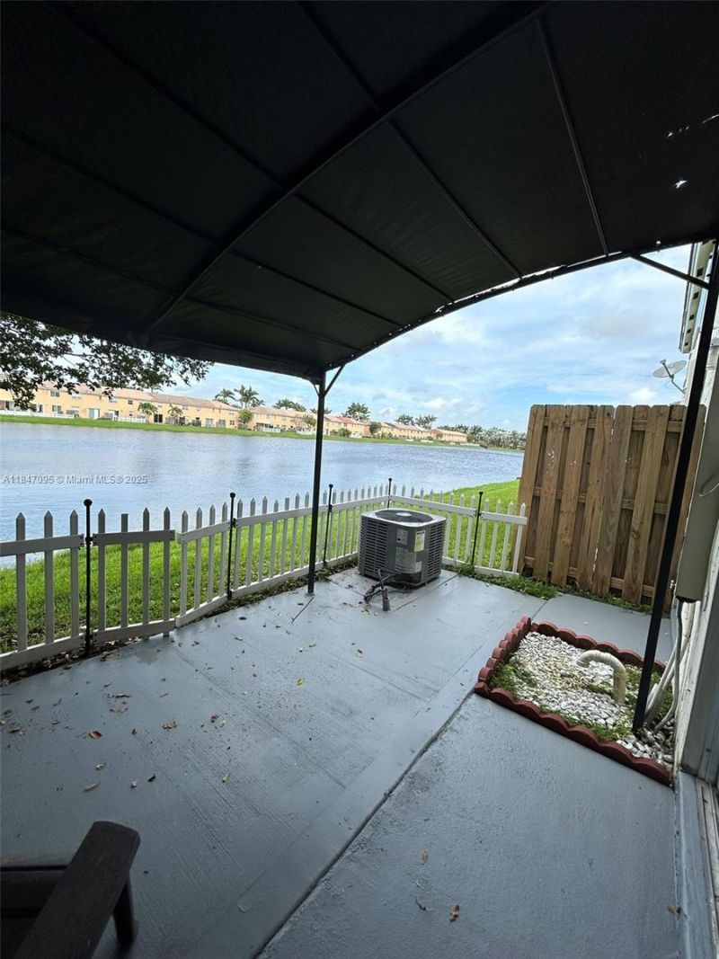 954 NE 42nd Ter, Homestead, FL 33033 Photo