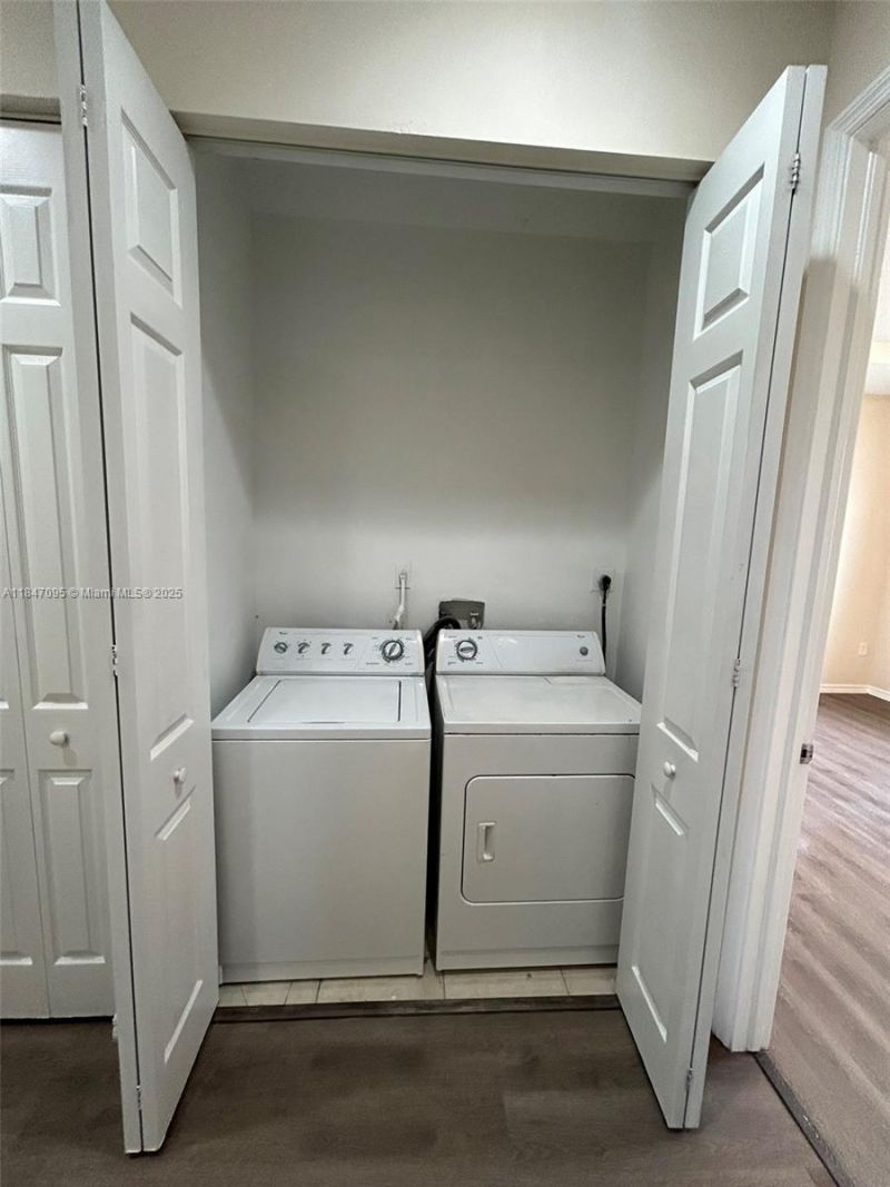 954 NE 42nd Ter, Homestead, FL 33033 Photo