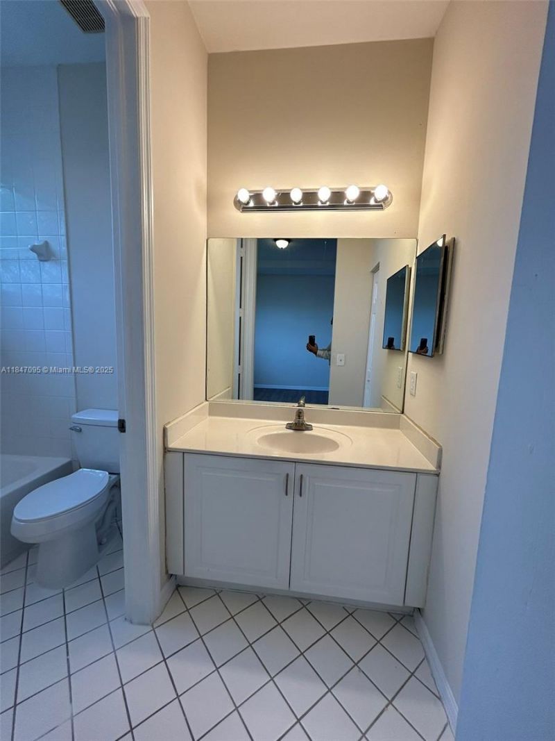 954 NE 42nd Ter, Homestead, FL 33033 Photo