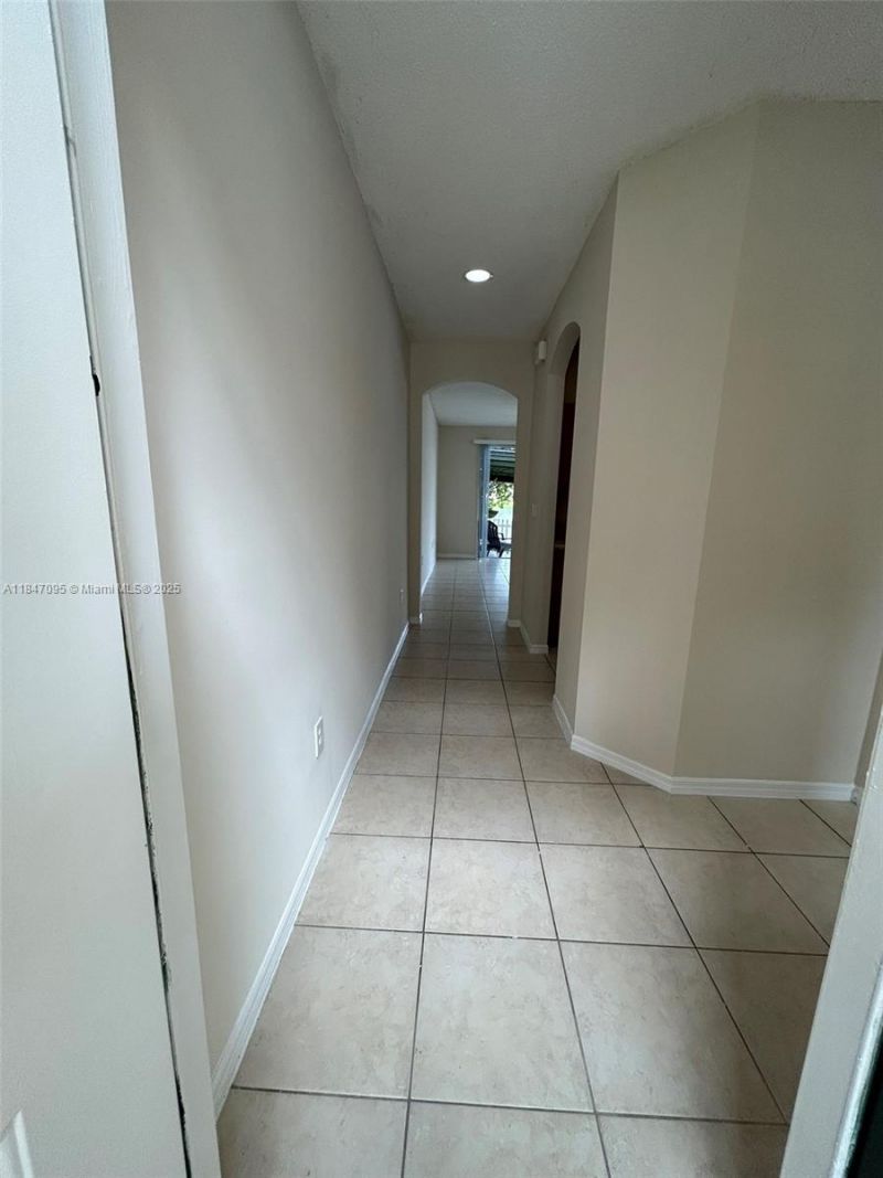 954 NE 42nd Ter, Homestead, FL 33033 Photo