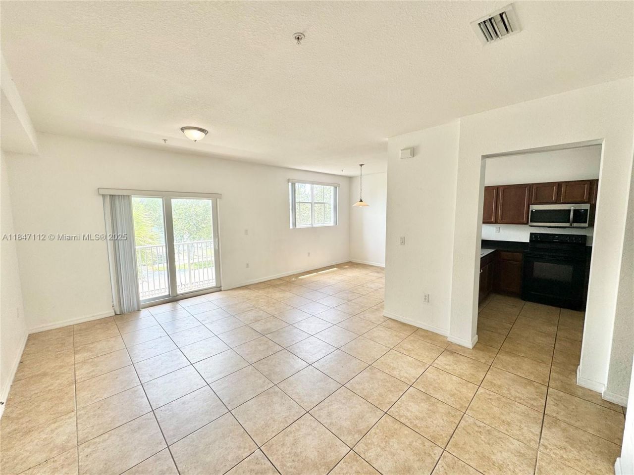10800 NW 88th Ter, Unit 214, Doral, FL 33178 Photo