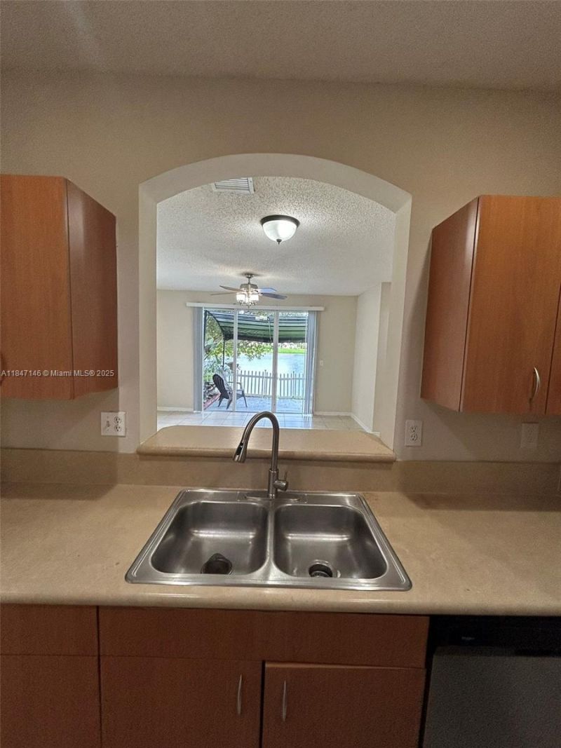 954 NE 42nd Ter, Homestead, FL 33033 Photo