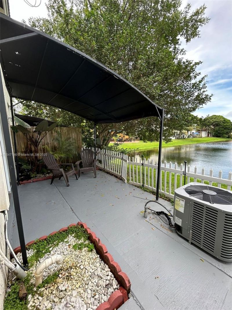 954 NE 42nd Ter, Homestead, FL 33033 Photo