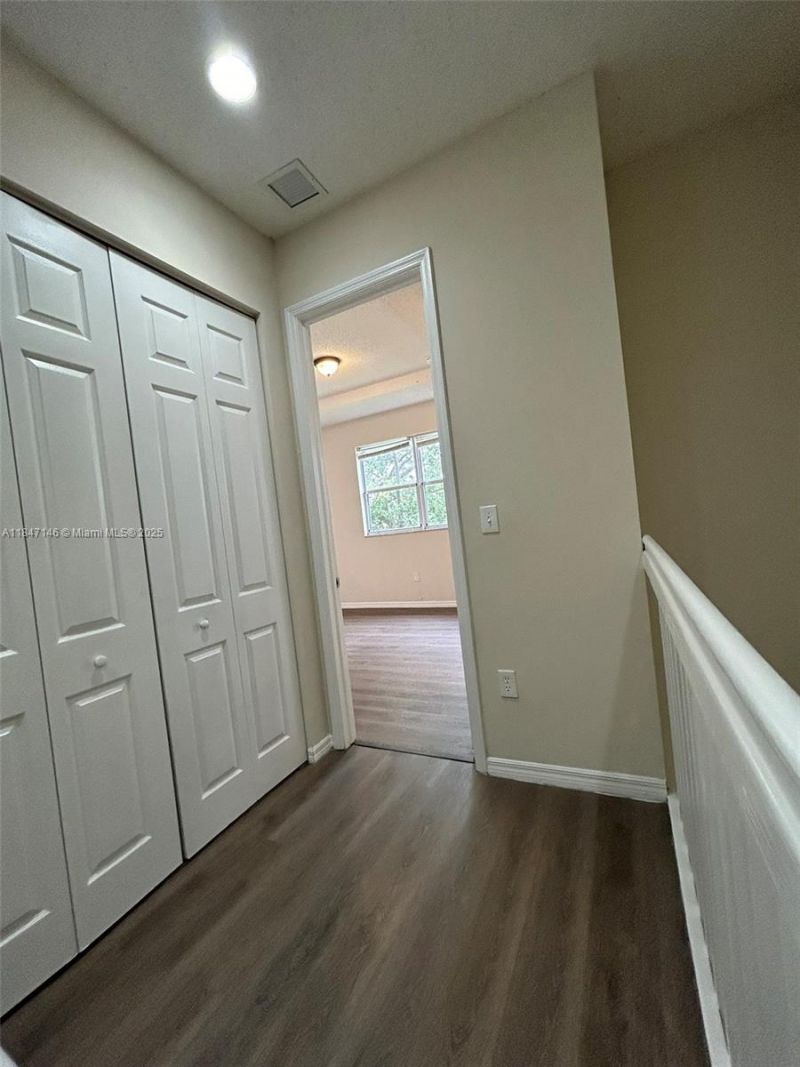 954 NE 42nd Ter, Homestead, FL 33033 Photo