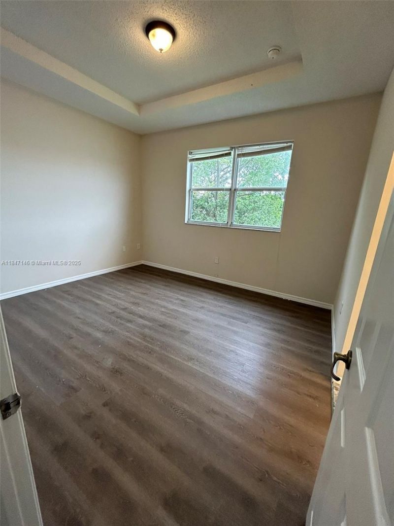 954 NE 42nd Ter, Homestead, FL 33033 Photo