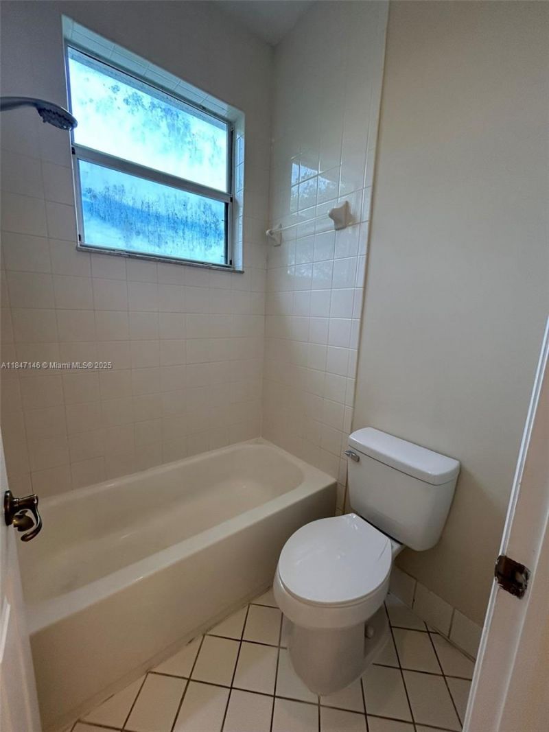 954 NE 42nd Ter, Homestead, FL 33033 Photo