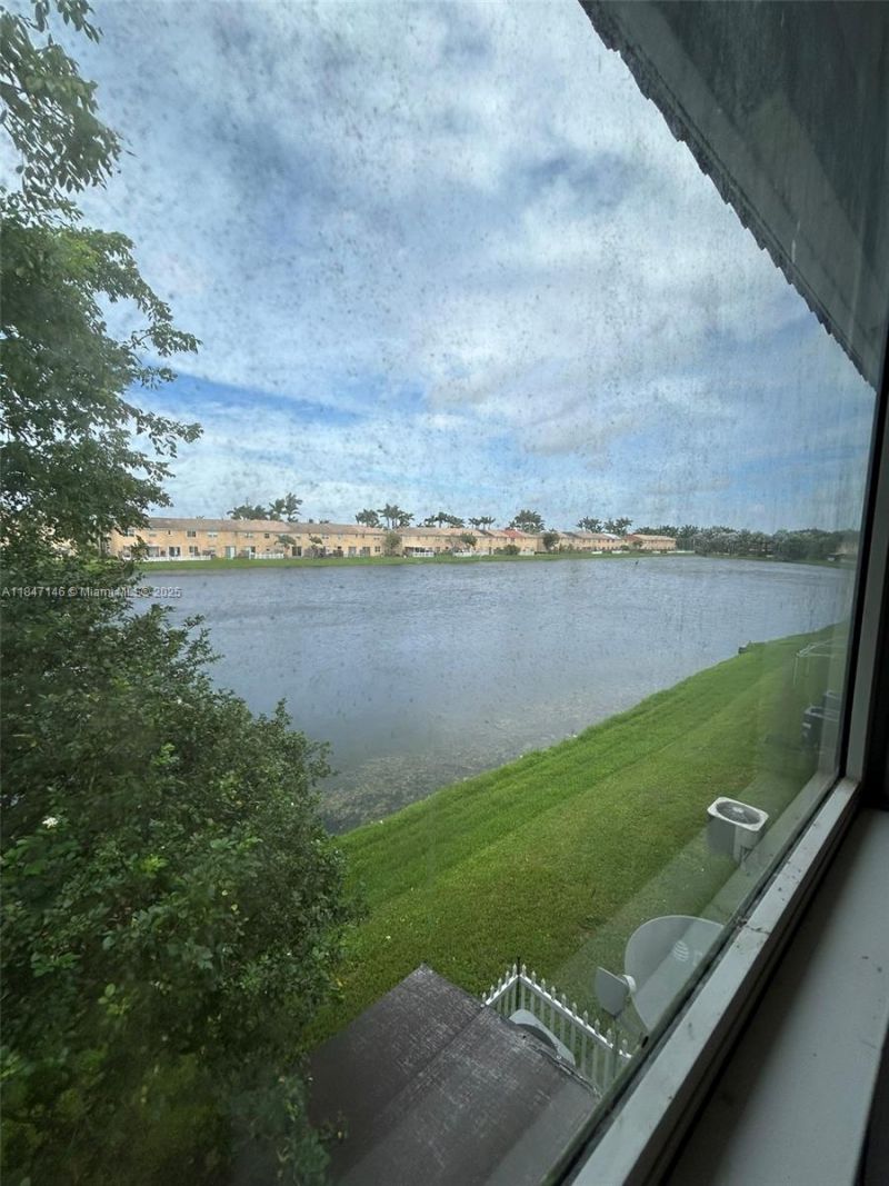 954 NE 42nd Ter, Homestead, FL 33033 Photo