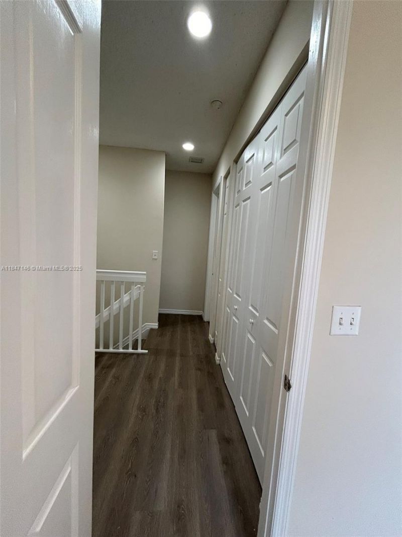 954 NE 42nd Ter, Homestead, FL 33033 Photo