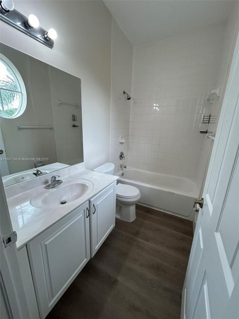 954 NE 42nd Ter, Homestead, FL 33033 Photo