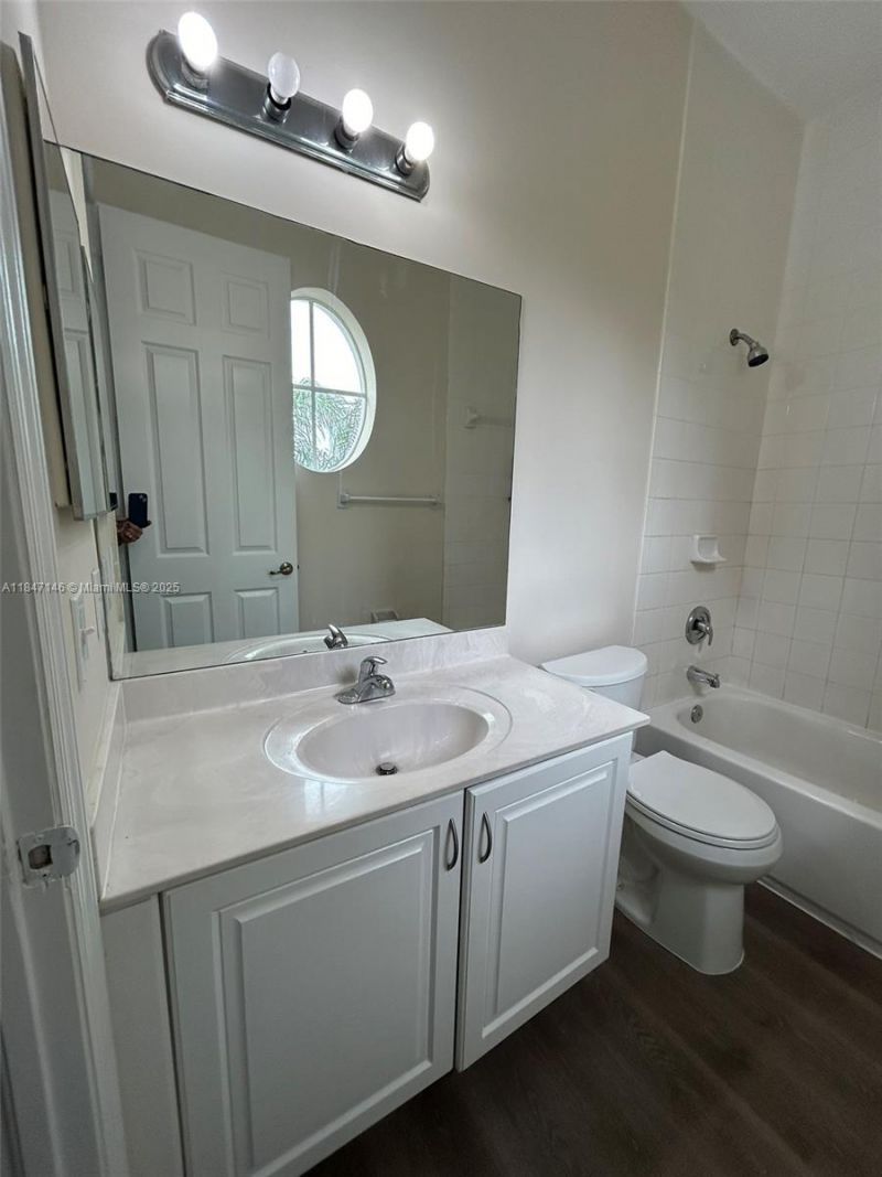 954 NE 42nd Ter, Homestead, FL 33033 Photo