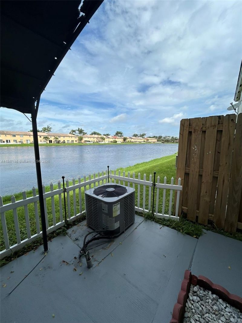 954 NE 42nd Ter, Homestead, FL 33033 Photo