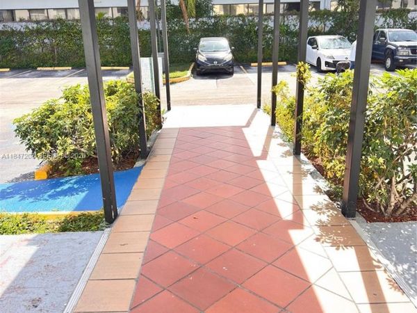 16450 NW 2nd Ave, Unit 207, Miami, FL 33169