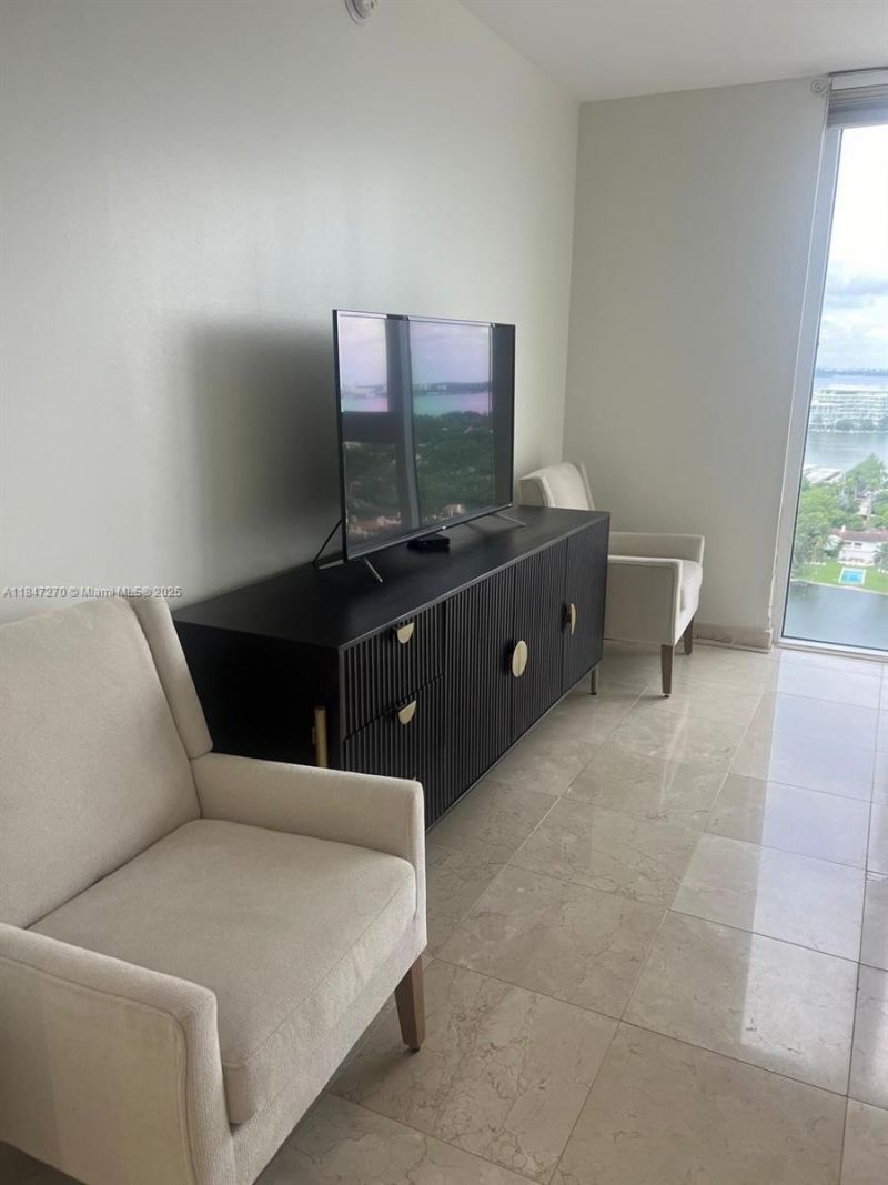 4775 Collins Ave, Unit 2105, Miami Beach, FL 33140 Photo